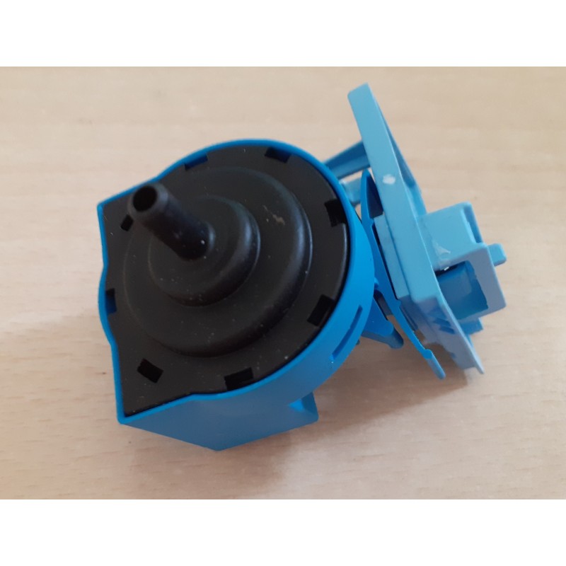 PRESSOSTATO COD. 32016484 PER LAVATRICE MASTER ACQUA 7100 - usato