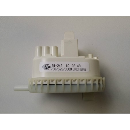 PRESSOSTATO COD. 9000038868 PER LAVATRICE BOSCH WAE20420IT/01  FD 8701 USATO VLX