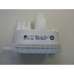 PRESSOSTATO COD. B1-250A CODICE ALTERNATIVO: 461971090502 PER LAVATRICE IGNIS LOE 6052/1  USATO