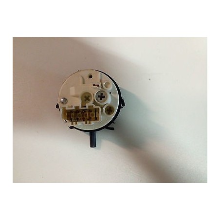 PRESSOSTATO CODICE 160015915 PER LAVATRICI ARISTON AVSL 89 IT  sva