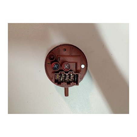 PRESSOSTATO CODICE 160016990. 01 PER LAVATRICI ARISTON AV 8 USATO   sva