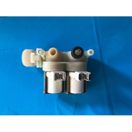 ELETTROVALVOLA 12103 PER LAVATRICE ARISTON AVSL 109 - usato agx