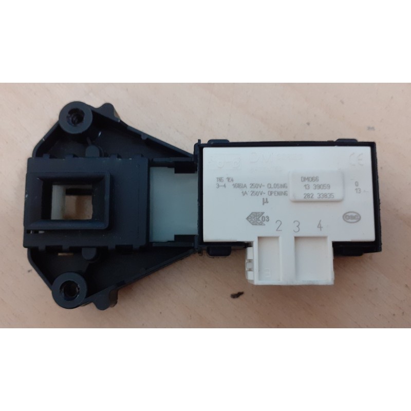 BLOCCAPORTA DM066 PER LAVATRICE INDESIT PWC 81072 W - usato