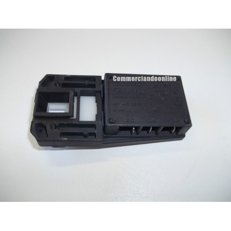 BLOCCAPORTA MC 20/A1 PER  LAVATRICE SMEG S 34 XT  usato
