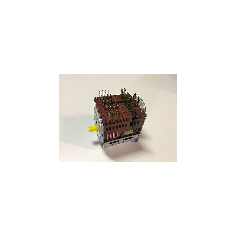 TIMER COD.16000791104 PER LAVATRICE ARISTON BAS 606 TX  usato