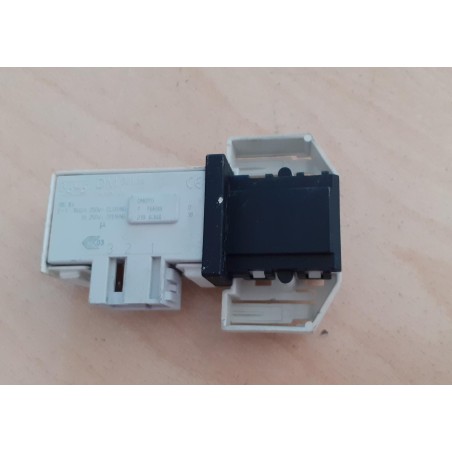 BLOCCAPORTA   PER LAVATRICE BOSCH WLX 20420 IT/18  COD. 9000170393   usato