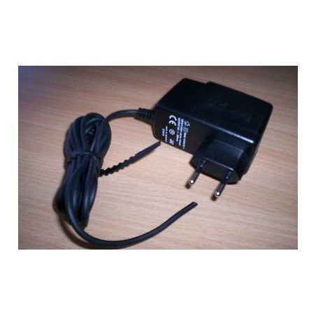 AC/DC ADAPTER ALIMENTATORE MODELLLO GSAC-8.008TE-1 8V -- 800mA  lrx