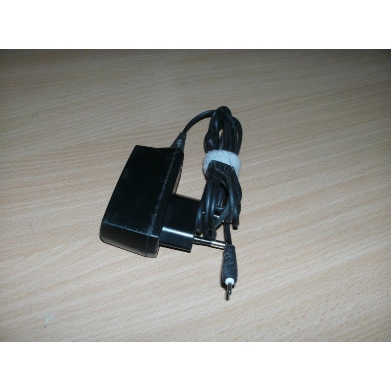 ALIMENTATORE CARICABATTERIA PER TELEFONO CELLULARE NOKIA AC-8E USATO  lrx