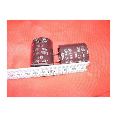 CONDENSATORE ELETTROLITICO NIPPON CHEMI CON 250V 560µF CONF. 5 PEZZI NUOVO lrx