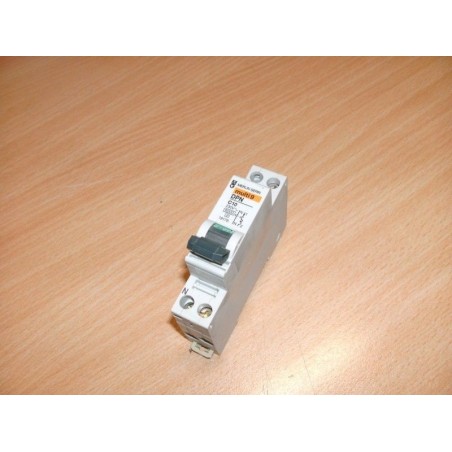 INTERRUTTORE MAGNETOTERMICO MERLIN GERIN MULTI9 DPN C10 230V 6000  USATO lrx