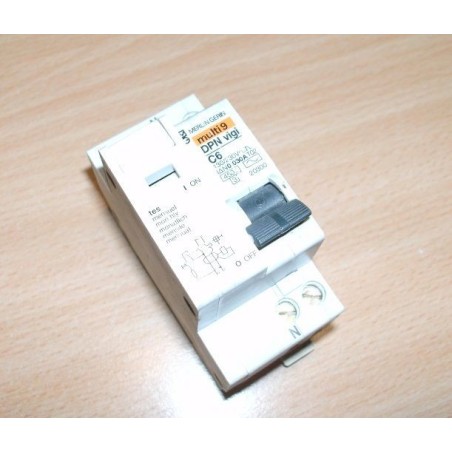 INTERRUTTORE MERLIN GERN MULTI 9 DPN VIGI C6 130/230V  USATO lrx