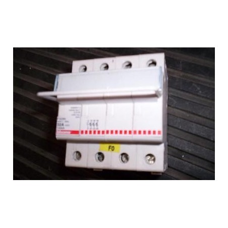 Portafusibile sezionabile 3P+N Bticino F323N 32A 500V AC21 100KA lrx