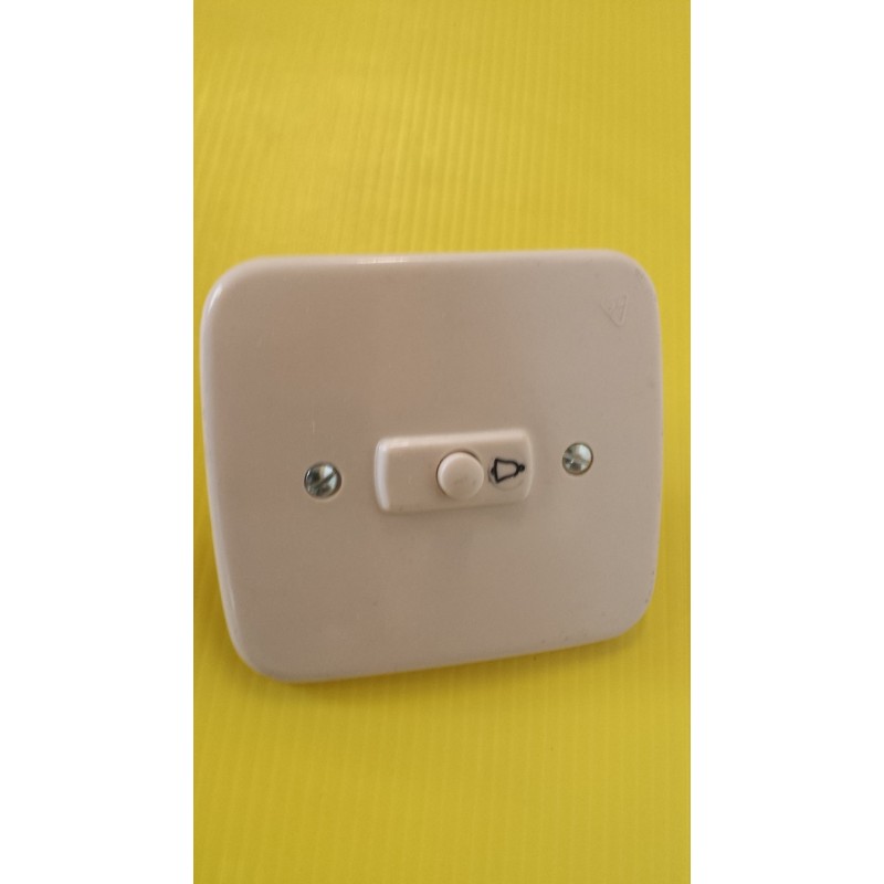 VINTAGE AVE SERIE 600 PULSANTE SUONERIA 6A 250V  USATO