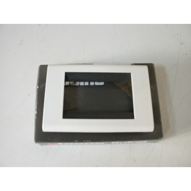 PLACCA 3 posti 4713 BA BIANCA NUOVA  BTICINO LIVING