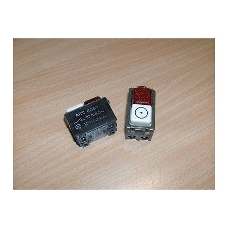 PULSANTE CON PORTALAMPADA BTICINO MAGIC ART. 5057 1P 10/250 1,5W 24V NUOVO