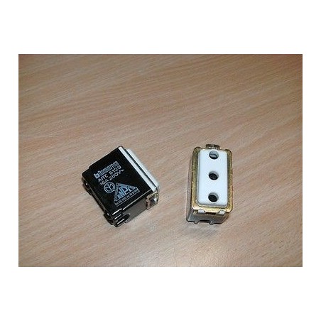 PRESA 2P+T AD ALVEOLI SCHERMATI BTICINO MAGIC ART.5129 16A 250V NUOVO