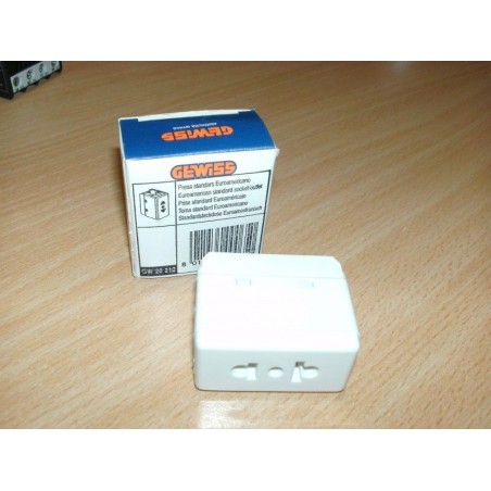 PRESA STANDARD EUROAMERICANO GEWISS GW20 212 2P+T 10/16A-250V NUOVO lrx