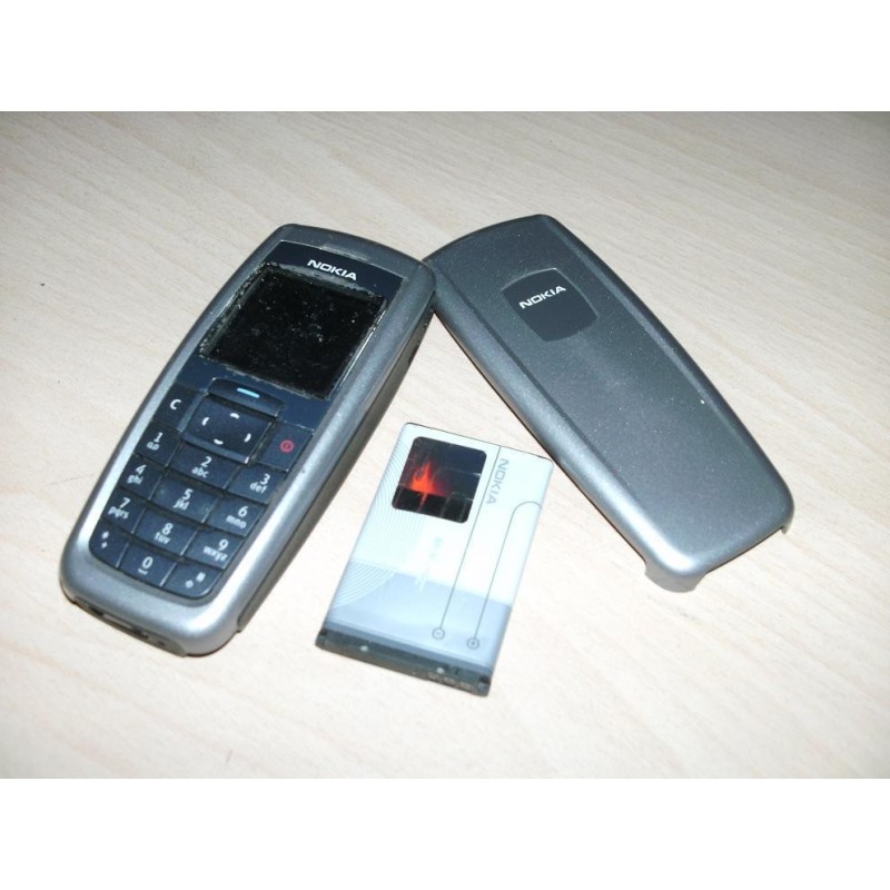 TELEFONO CELLULARE NOKIA 2600 COLORE ARGENTO USATO DA COLLEZIONE  lrx