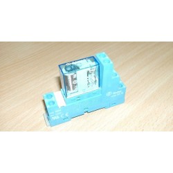 RELE' MONOSTABILE FINDER TYPE 44.62 S 10A 250V CON SOCKET FINDER 95.75 USATO