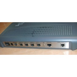 ROUTER SWITCH A 4 PORTE 3COM MODEL ROUTER 3031 3C13631  USATO  lrx