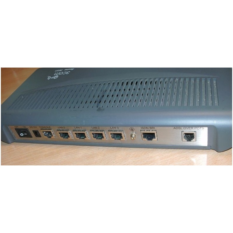 ROUTER SWITCH A 4 PORTE 3COM MODEL ROUTER 3031 3C13631  USATO  lrx