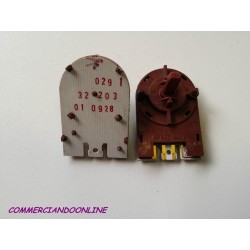 COPPIA DI SELETTORI PER LAVATRICE ARISTON AL 68X IT  USATO agx