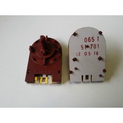 COPPIA DI SELETTORI PER LAVATRICE ARISTON ALS 68 X IT USATO VLX