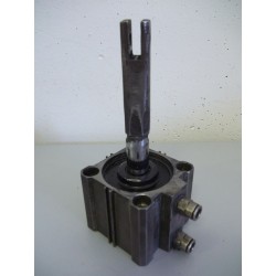 PISTONE / CILINDRO PNEUMATICO A DOPPIO EFFETTO    usato agx