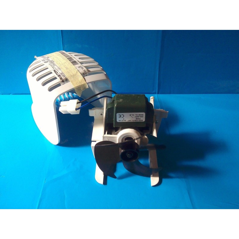 MOTOVENTILATORE C09 R 1907 PER FRIGORIFETO ARISTON MBAA 4031 CV - usato agx
