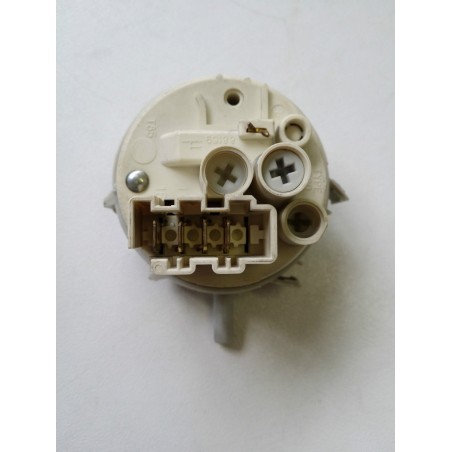 PRESSOSTATO COD.160015915.03 PER LAVATRICE ARISTON AQSL 109  usata agx