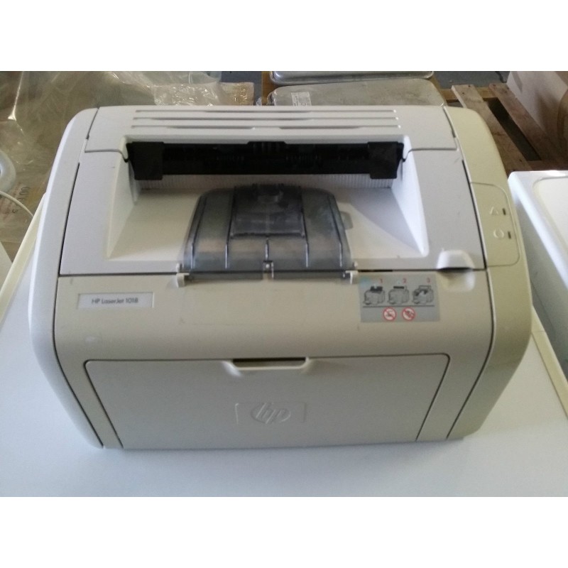 STAMPANTE LASER HP LASERJET 1018 USATO  PER PARTI DI RICAMBIO  VLX
