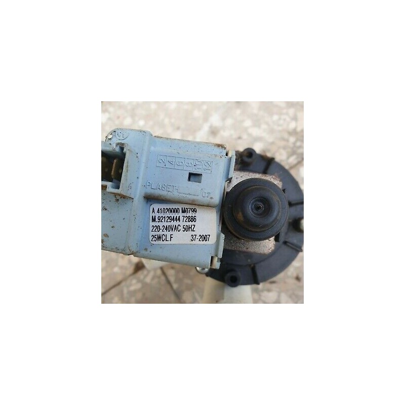 Pompa di scarico per lavatrice Candy CS2 075-01 cod 41020000 / M0799 usato
