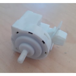 PRESSOSTATO COD. 160026921-03  PER LAVATRICE INDESIT IWC 71253  USATO