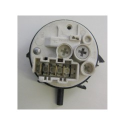 PRESSOSTATO COD. 160021186.00 CODICE ALTERNATIVO: 37650082 PER LAVATRICE  ARISTON  AVSL89ITV  USATO
