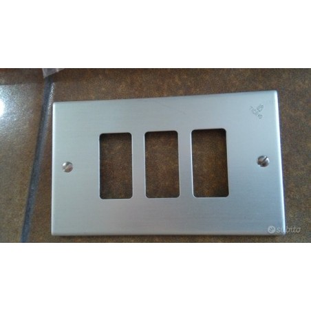 PLACCA IN ALLUMINIO BTICINO PIUMA MAGIC COD 8115  DA 3 FORI NUOVO