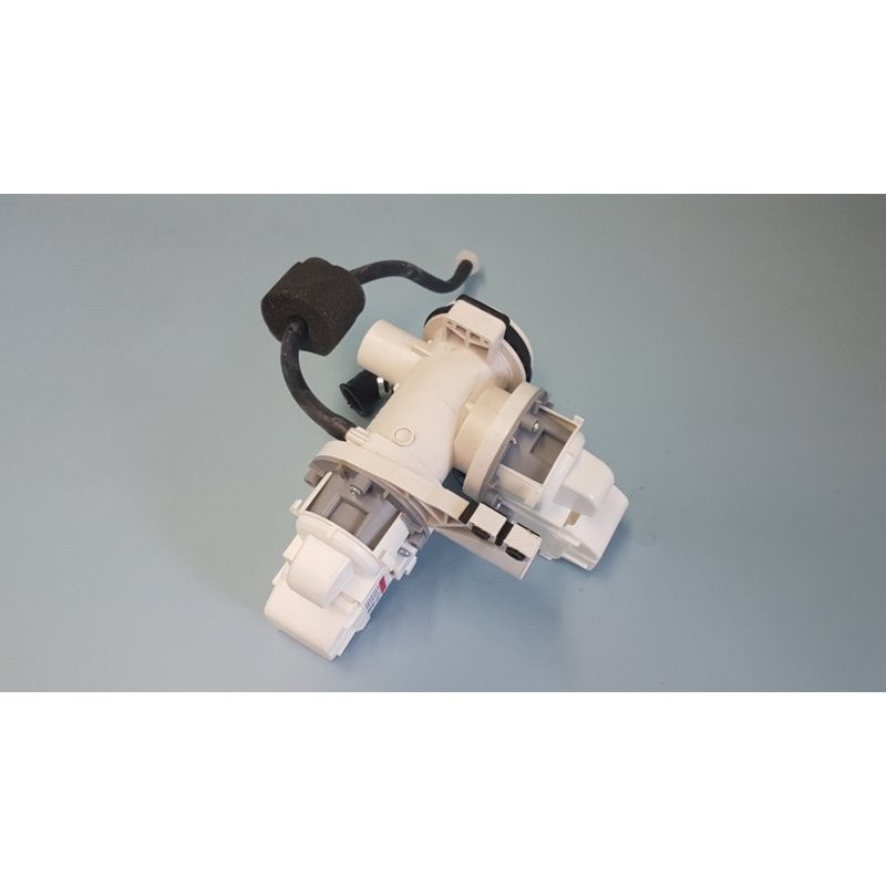 POMPA DI SCARICO PER LAVATRICE  SAMSUNG  WF70F5E5P4W   COD  DC6102271A    ( B20-6 )    USATO