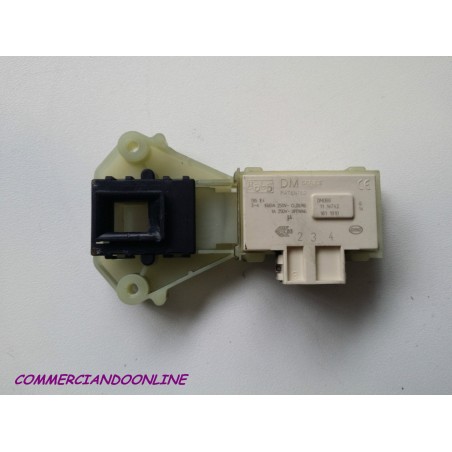 BLOCCAPORTA 1467224 Q / 066042 PER LAVATRICE INDESIT WINV 60 (IT) USATO