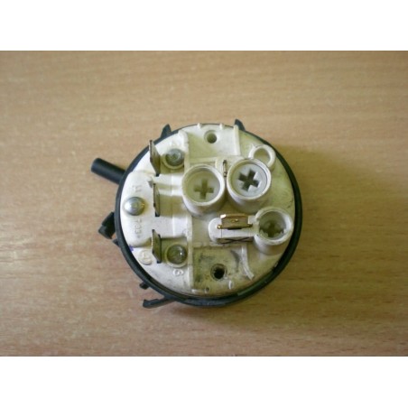 Pressostato per lavatrice Candy Hoover cod  41004276 / 7610027  usato