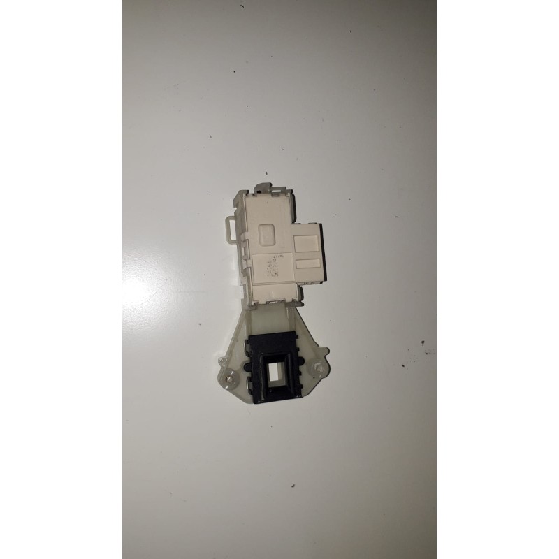 BLOCCAPORTA 16001575902 PER LAVATRICE INDESIT WIL 66 - usato  8000000001528